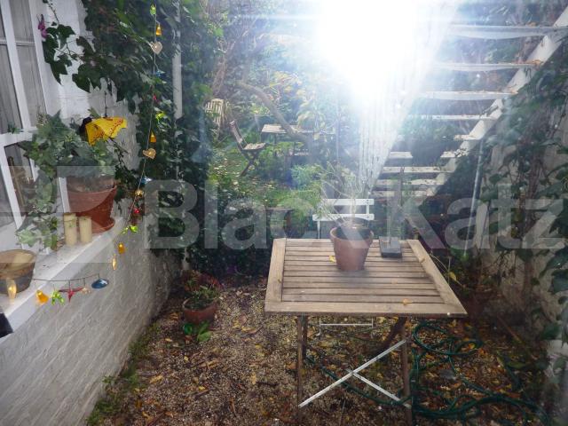 			NEW INSTRUCTION!, 2 Bedroom, 1 bath, 1 reception Flat			 St Lukes Road, PORTOBELLO/WESTBOURNE PARK 